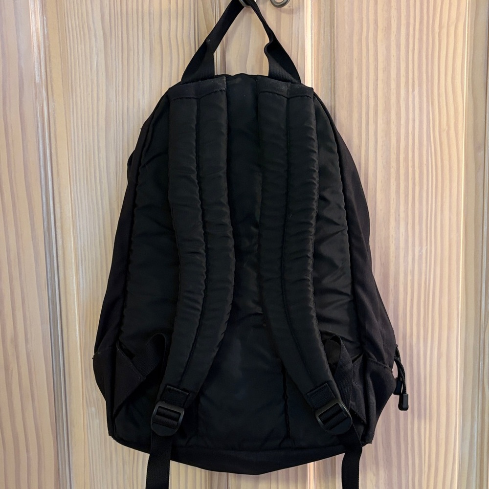 The North Face Ahwahnee Black Everyday Backpack. - Picture 3 of 6